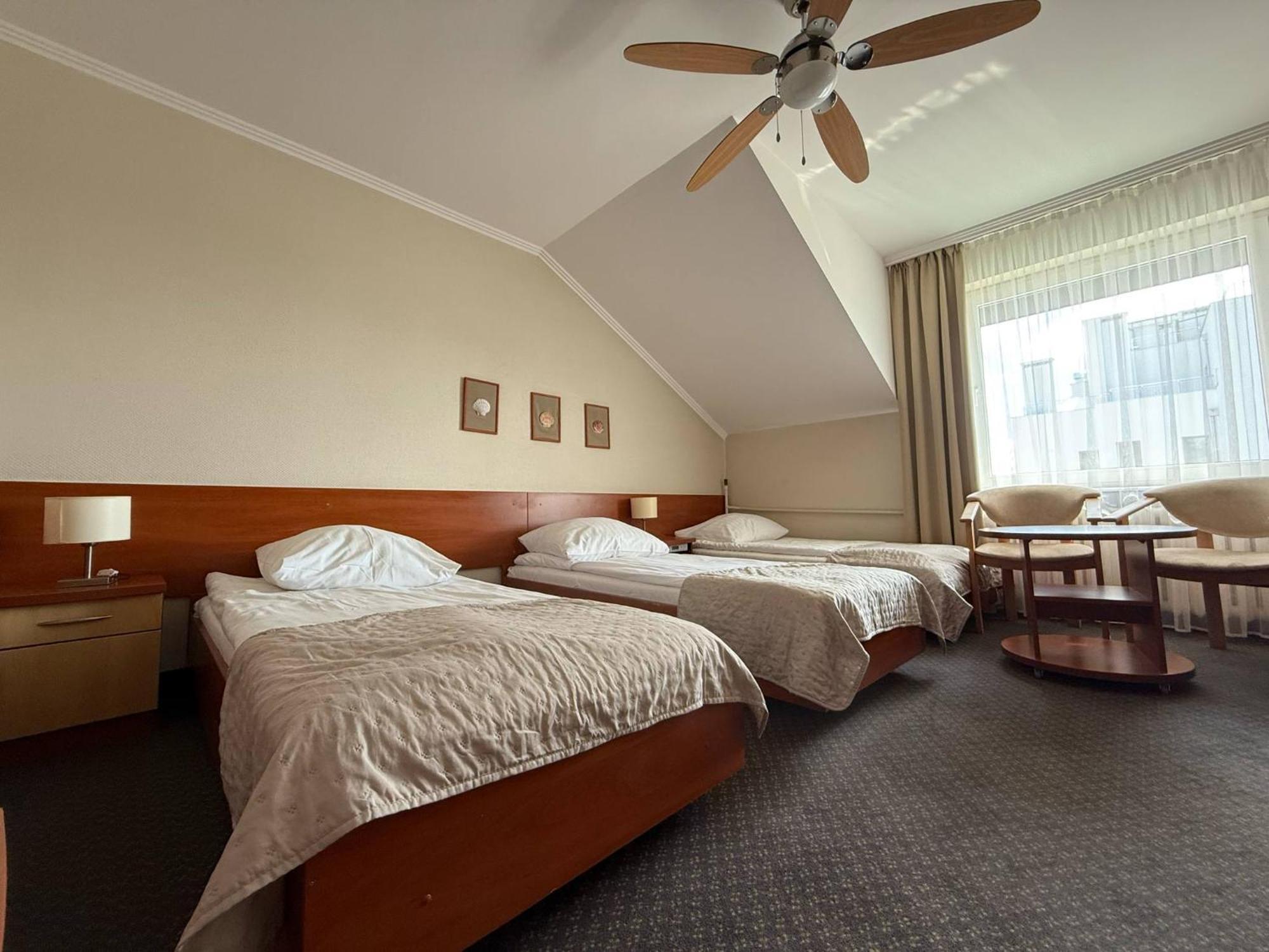 Hotel La Siesta & Medical Spa ยาสต์เชอเบีย กูรา ภายนอก รูปภาพ