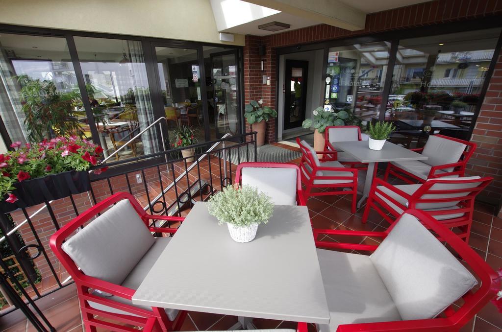Hotel La Siesta & Medical Spa ยาสต์เชอเบีย กูรา ภายนอก รูปภาพ