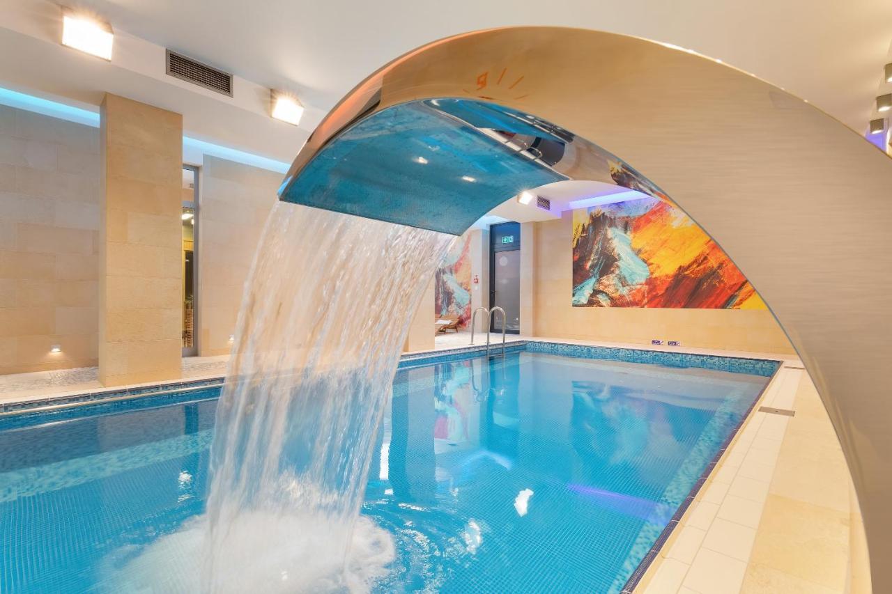 Hotel La Siesta & Medical Spa ยาสต์เชอเบีย กูรา ภายนอก รูปภาพ